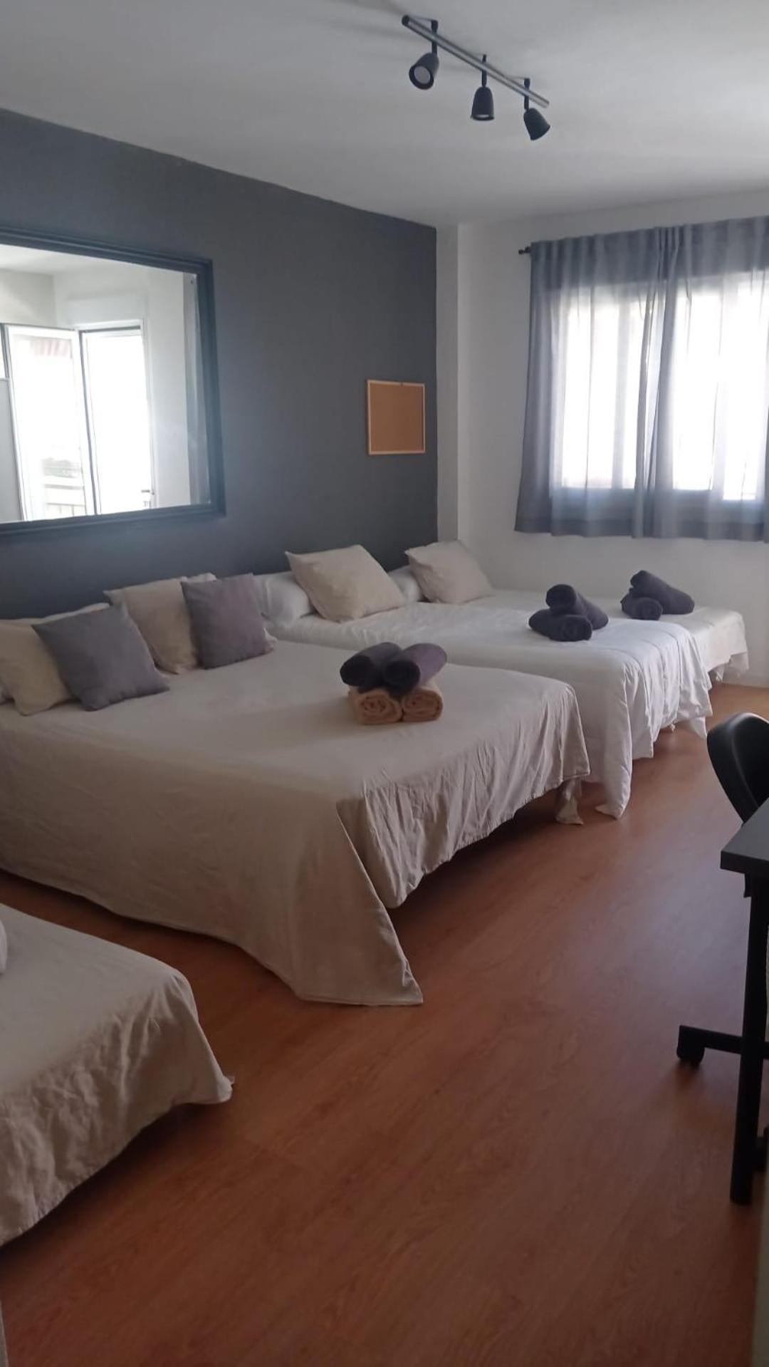 Tu Hogar Desayuno, Parking Y Piscina Incluidos 龙达 外观 照片